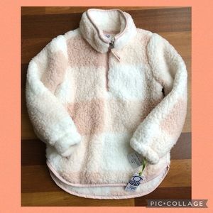 NWT Girl's quarter zip sherpa